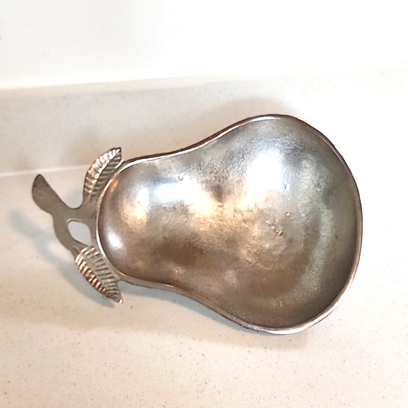 Pewter/Metal Pear Shape platter. - Picture 9 of 9